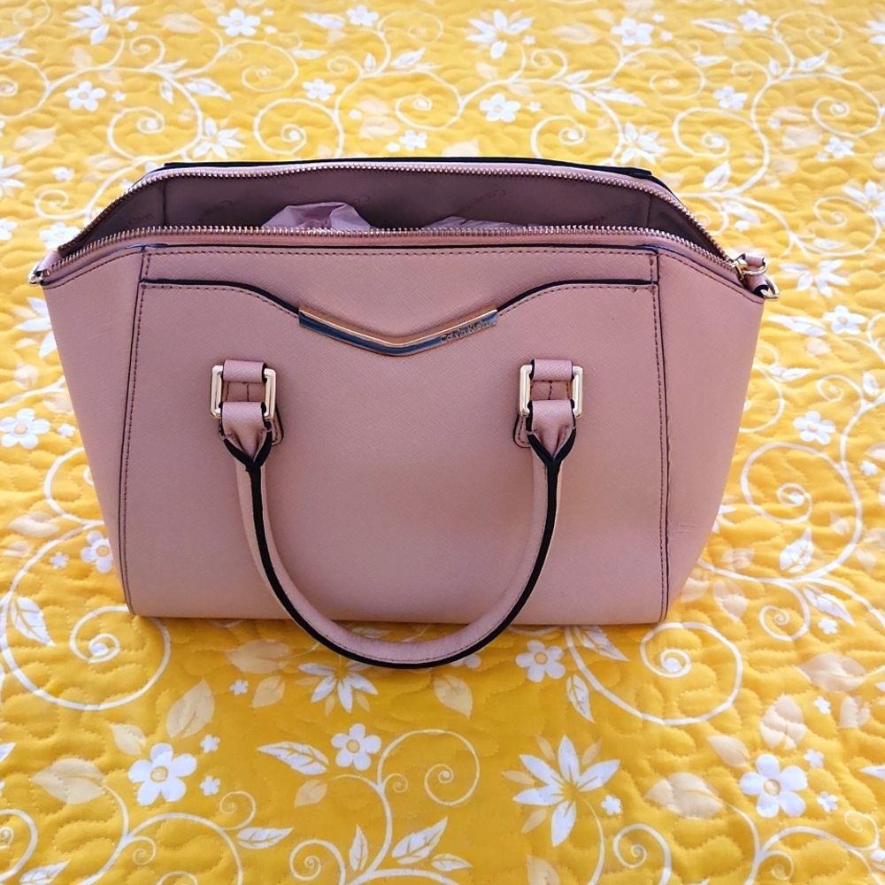 Vibtage Calvin Klein pink with gold